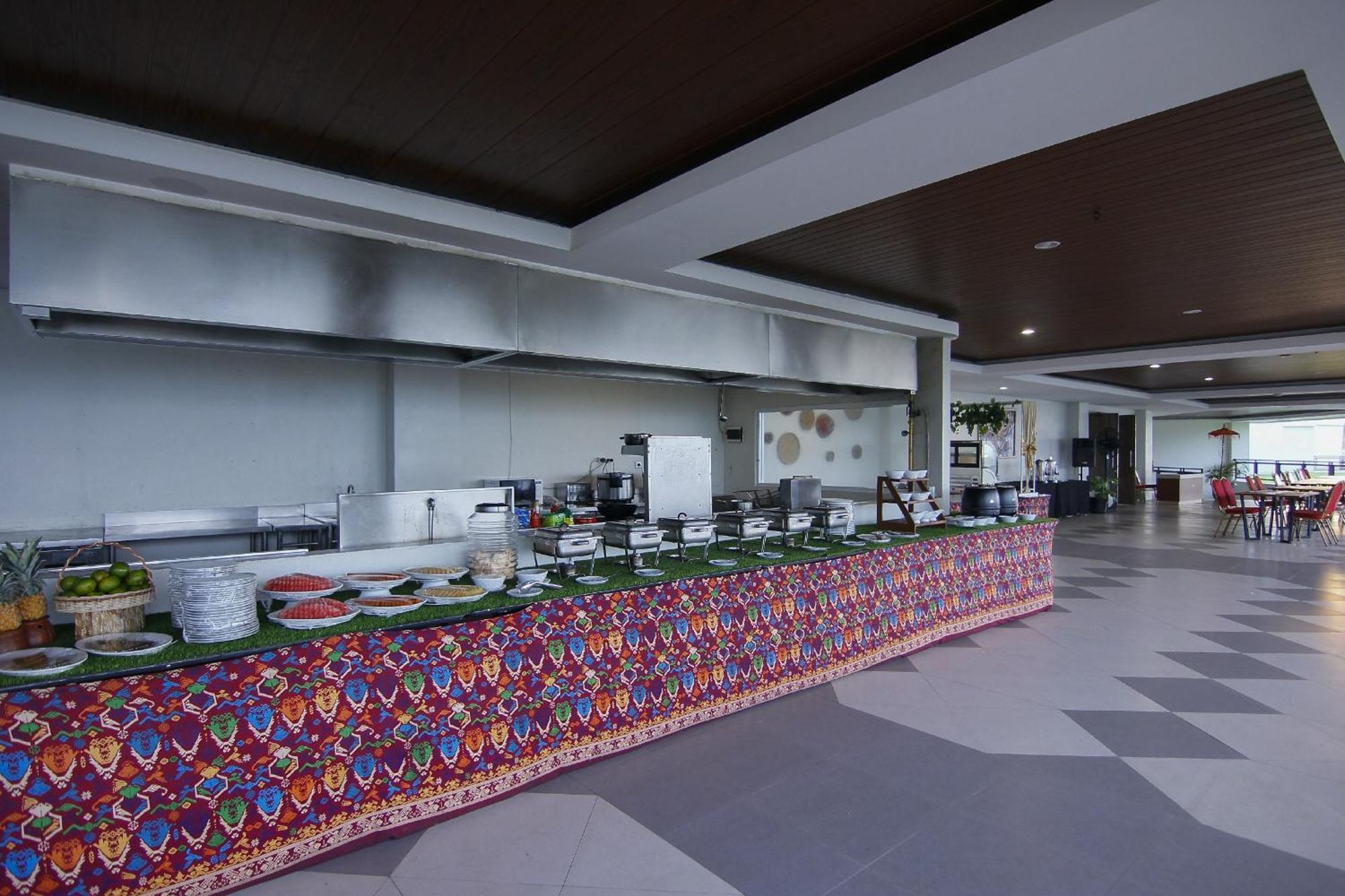 Raja Hotel Kuta Mandalika Resort & Convention Exterior foto